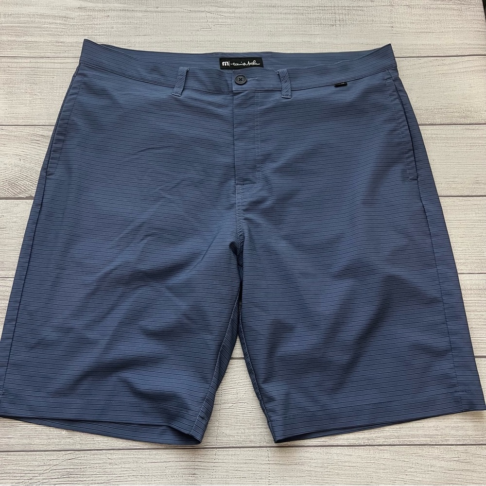 Travis Mathew Mens Board Shorts Size 38 - Blue